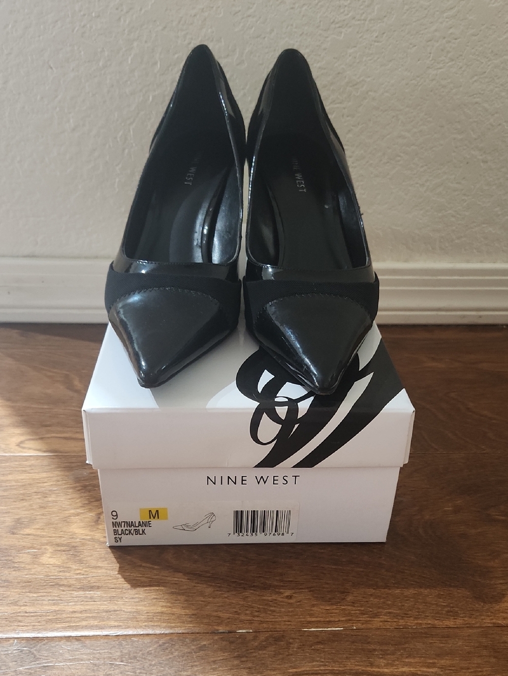 Nine West Black Patent Pointed-Toe Pumps Size 9